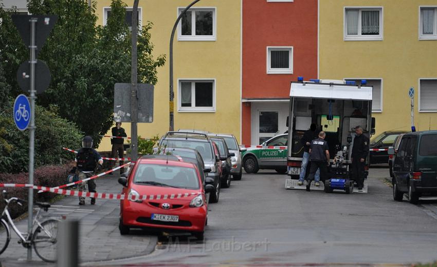 Kofferbombe entschaerft Koeln Graeffstr Subbelratherstr P032.JPG